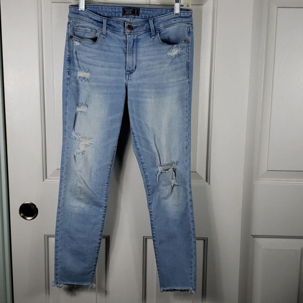 Abercrombie&Fitch • 27 jeans destroyed raw hem